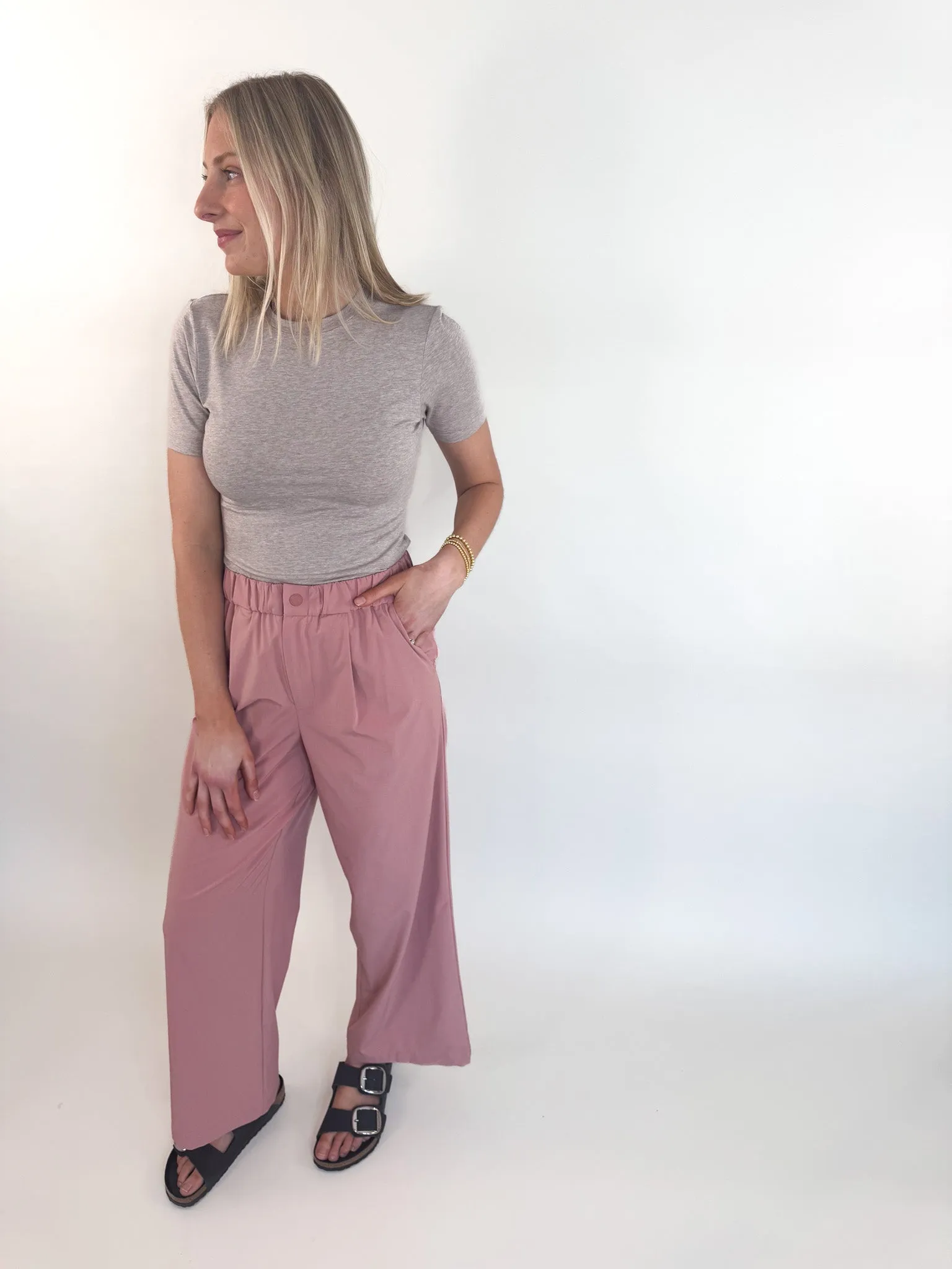 Regina Fitted Tee- Taupe Marl